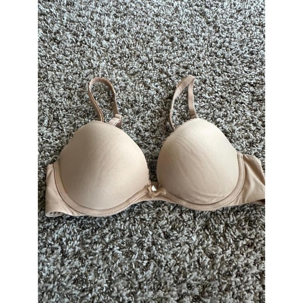 Victoria's Secret Body Push-Up Bra Nude Beige 32C Underwire Lace Trim